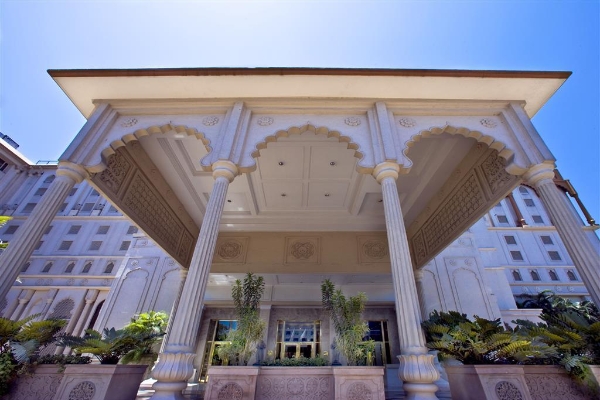 Sheraton Grand Pune Bund Garden Hotel